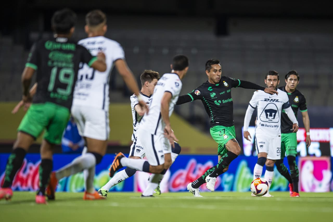 Con gol de Juan Dinenno desde los once pasos, los Pumas vencen 1-0 a Santos y se quedan con los tres puntos. Pumas rompe una mala racha de seis partidos sin ver la victoria y Santos se queda en la quinta posición del torneo.