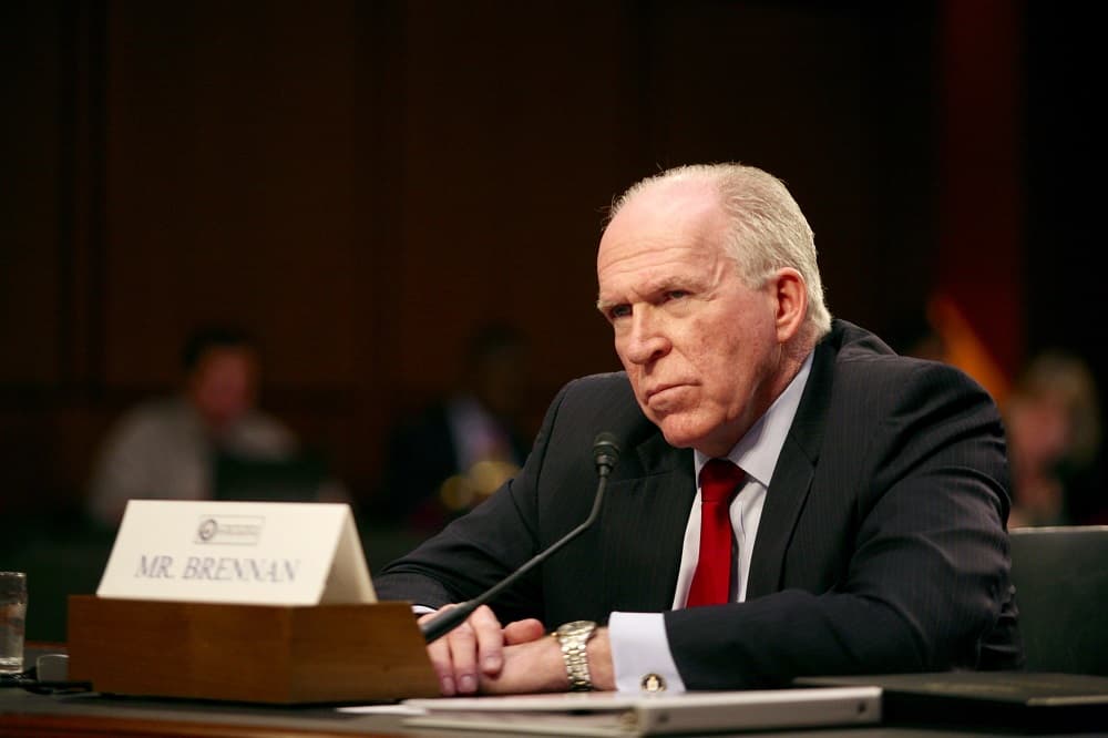 Trump le revoca la credencial de seguridad al exdirector de la CIA John Brennan, uno de sus más duros críticos