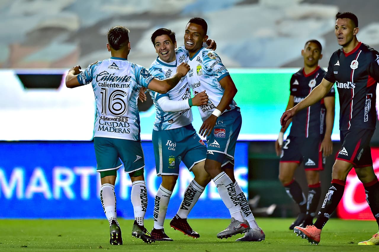 Con doblete de Victor Dávila y gol de Jean Meneses, León se impone 3-1 al Atlético San Luis y suman tres unidades.