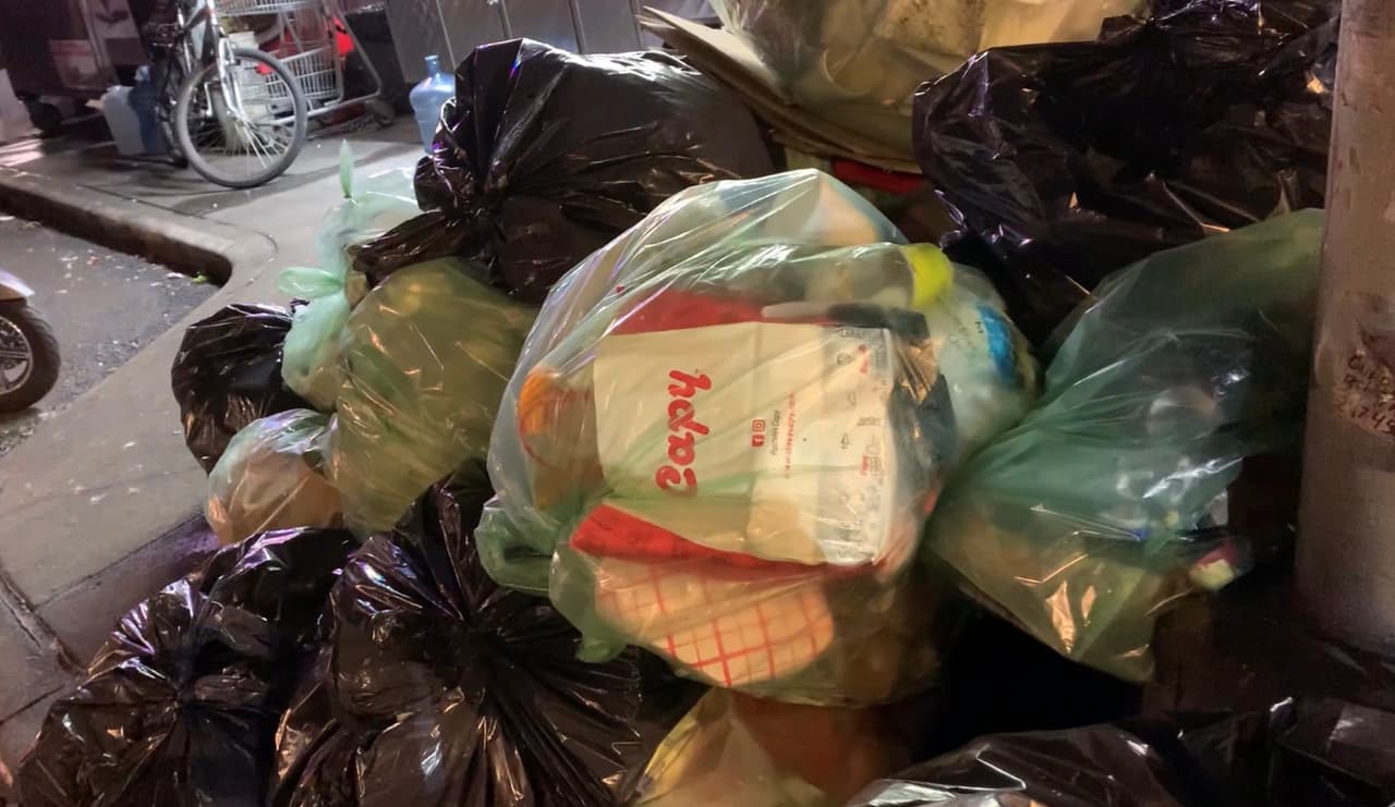 Basura acumulada en Queens