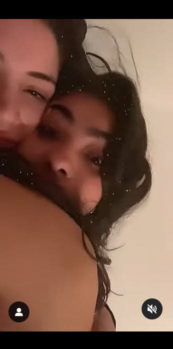 Tanto ella como Miss Puerto Rico dieron las primeras señales de que algo pasaba cuando a partir de abril de ese año comenzaron a publicar fotos juntas. 
<br>