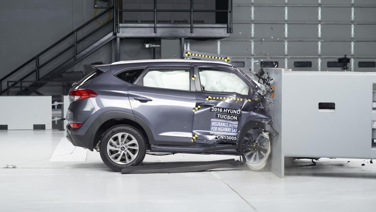 Vehículos con buena protección para los conductores pueden no ser tan seguros para los pasajeros delanteros