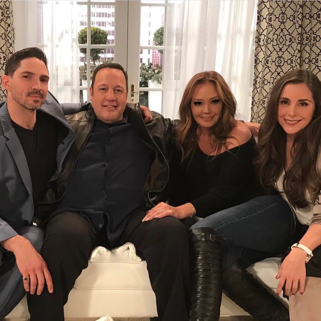 Y se espera que después de esta gran participación de
<b><a href="http://www.univision.com/temas/karyme-lozano}">Karyme</a></b> le lleguen más proyectos en Estados Unidos, pues se rumora que también podría estar en la serie 'The Real Rob', esto junto a
<b><a href="http://www.univision.com/temas/eugenio-derbez">Eugenio Derbez</a></b>.