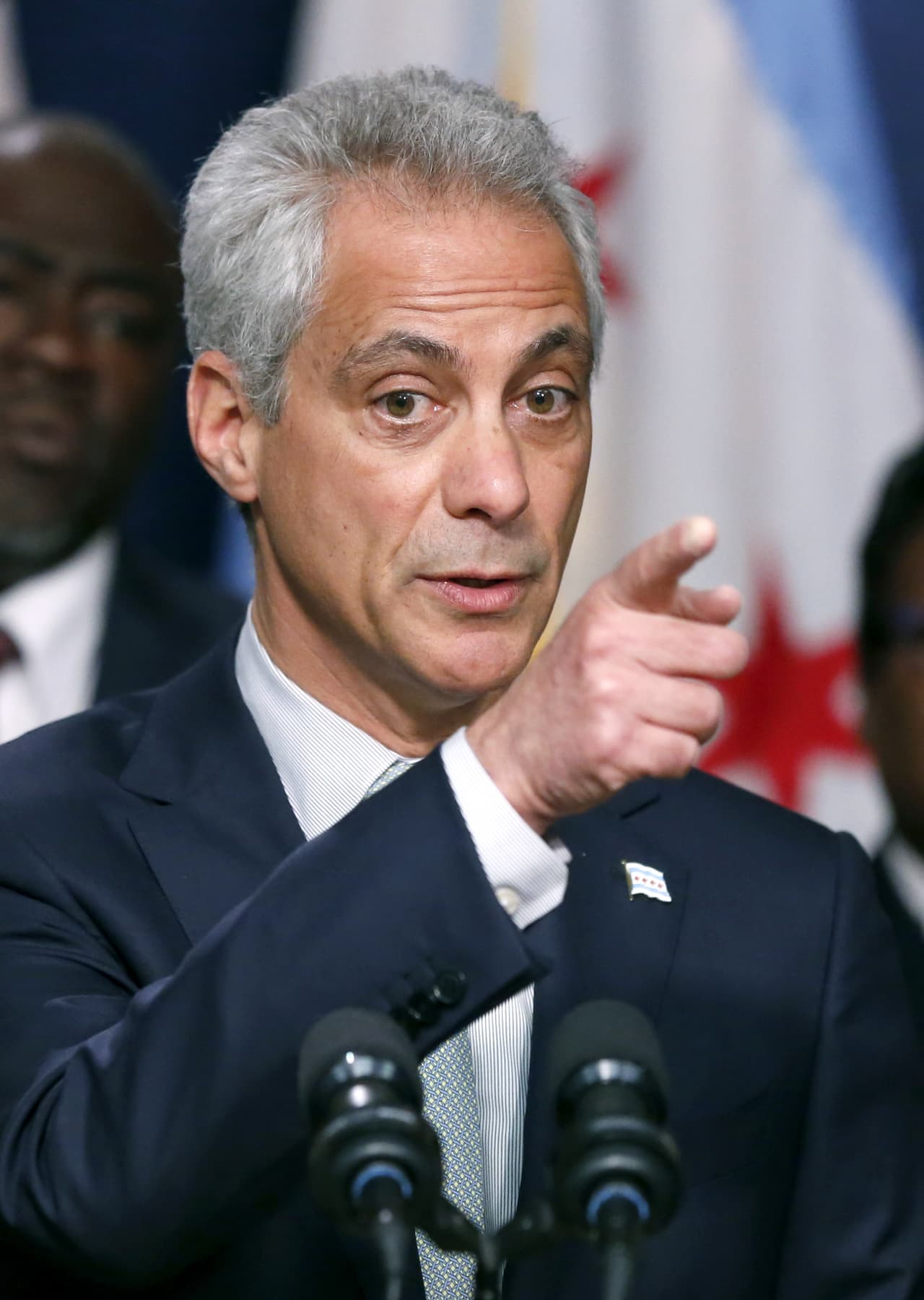 Alcalde de Chicago anuncia reformas en la actuación policial tras denuncias de violencia