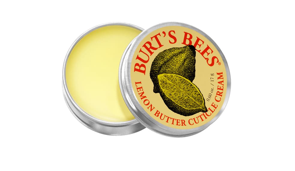7. LEMON BUTTER CUTICLE CREME, Burt’s Bees, Walgreens, $5.79 dólares | La mejor aliada para combatir las cutículas secas, pues humecta y nutre la zona. Contiene vitamina E y también funciona para las zonas más resecas de los pies.