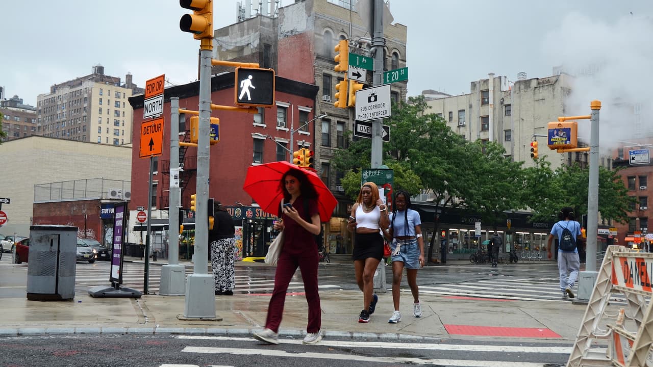 Nueva York declara estado de emergencia ante tormenta nor’easter y riesgo de inundaciones
