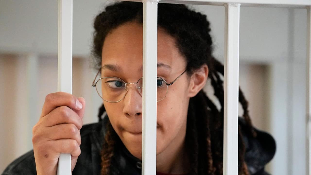 Brittney Griner testifica y afirma que no tenía intención de introducir drogas a Rusia