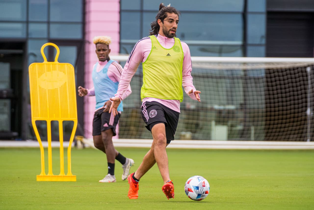 Hoy en día está en Europa, concentrado con la selección mexicana, pero Rodolfo Pizarro es el elemento diferencial en la organización del ataque de Inter Miami CF.