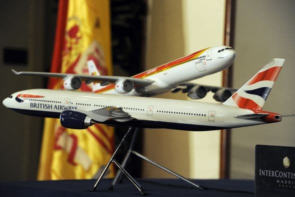 Contará con una flota de 408 aviones que transportarán cerca de 58 millones de pasajeros anuales a unos 200 destinos en todo el mundo, combinando la fuerte presencia de British Airways en América del Norte, Asia y Oriente Medio con la preponderancia de Iberia en Latinoamérica.