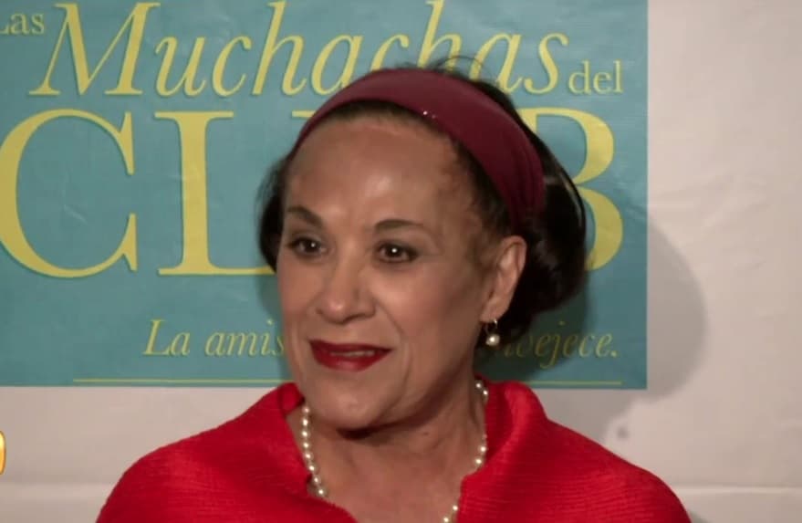 "Yo me pasé las seis horas que duró su agonía tocándolo y disfrutándolo a pesar de que estaba enfermo", relató su viuda quien también se mostró muy afectada por la partida de su compañero de vida: "No concibo el mundo sin mi pareja de vida de 50 años".