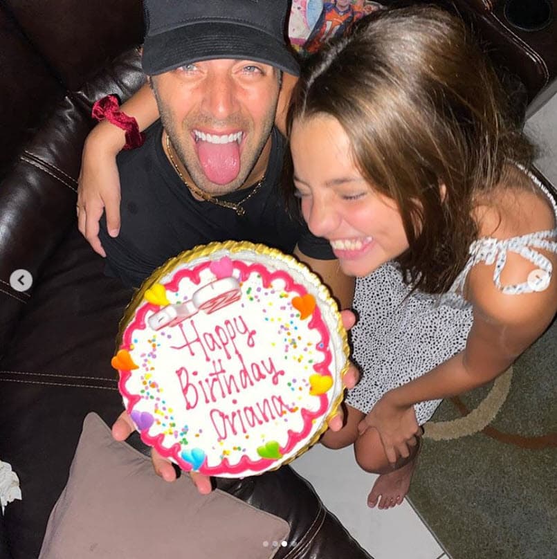 <a href="https://www.univision.com/radio/raul-brindis/al-desnudo-en-la-cuarentena-jencarlos-canela-complace-a-sus-fans-con-tremenda-ilusion-en-su-ultimo-video-de-tik-tok-video">Jencarlos</a> le hizo una 
<b>promesa a Oriana que ha cumplido hasta el día de hoy</b>, a pesar de que él y Gaby ya no están juntos.
<br>