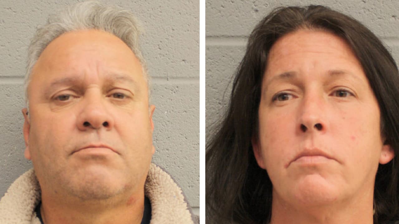 La pareja junto a su hija fueron detenidos por supuesta agresión a funcionarios policiales.