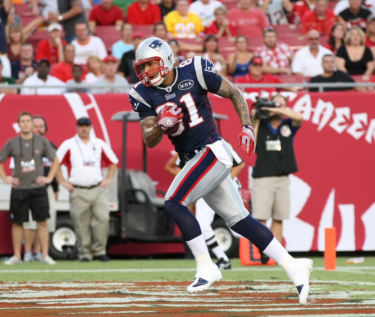 Su ultimo partido fue el 20 de junio de 2013 ante los Baltimore Ravens hasta que fue arrestado por el asesinato de Odin Lloyd.