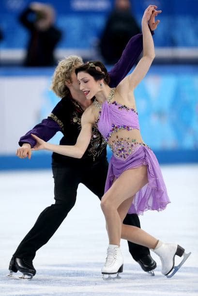 Meryl Davis y Charlie White se han proclamado hoy campeones olímpicos de danza de patinaje artístico en Sochi 2014, una vez disputado el programa libre en el que mantuvieron el liderato que el domingo alcanzaron en el corto. Davis y White, primera pareja de EEUU en ganar un Mundial y que llegaron a Sochi como subcampeones olímpicos, se impusieron en el Palacio Iceberg con 195,52 puntos y un programa largo con música de 'Sherezade", de Nikolai Rimski-Korsakov. Superaron a los defensores del título, los canadienses Tessa Virtue y Scott Moir, que se colgaron la plata con 190,99. El bronce ha sido para la pareja rusa integrada por Elena Ilinykh y Nikita Kapsalapov, con 183,48. Meryl y White llevan 17 años patinando juntos.