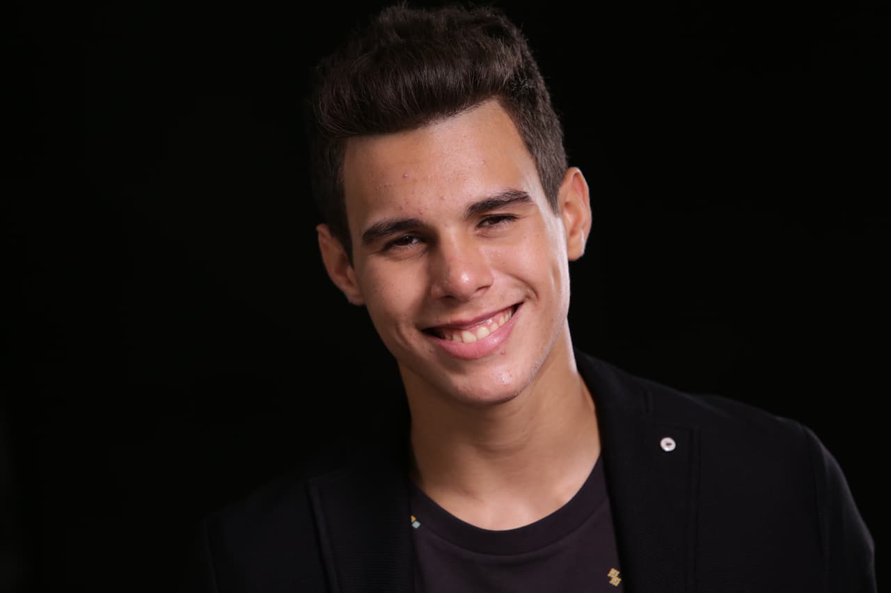 Christopher Vélez, Zabdiel de Jesús, Yoandri Cabrera, Joshua Greaux y Alan Matheus interpretaron Stay with me.