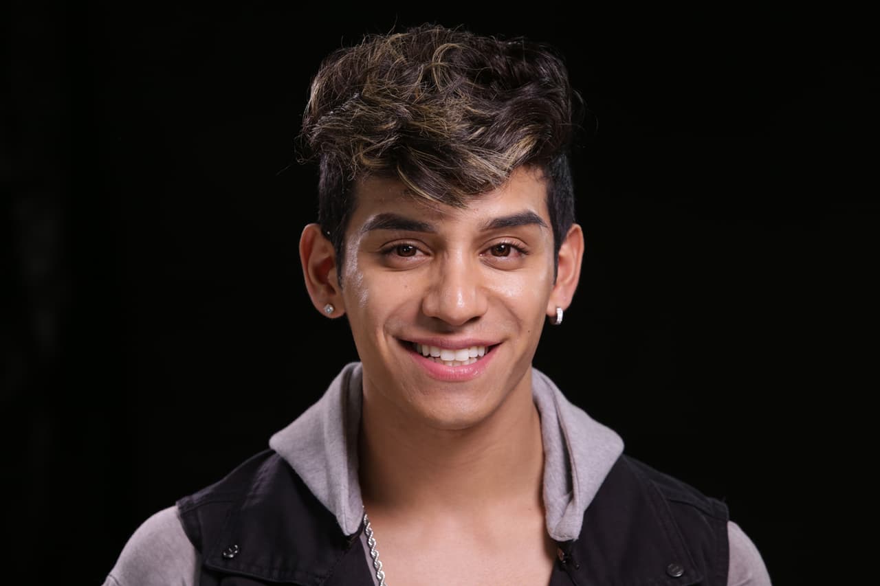 Ezequiel Cárdenas, José Tuñón, Kevin González, Jason Medina y Sebastián Cabrera interpretaron Jealous.