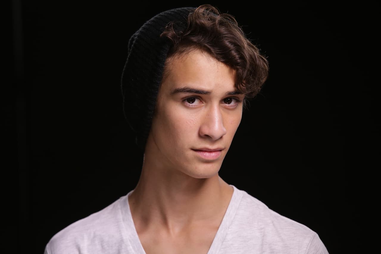 Ezequiel Cárdenas, José Tuñón, Kevin González, Jason Medina y Sebastián Cabrera interpretaron Jealous.