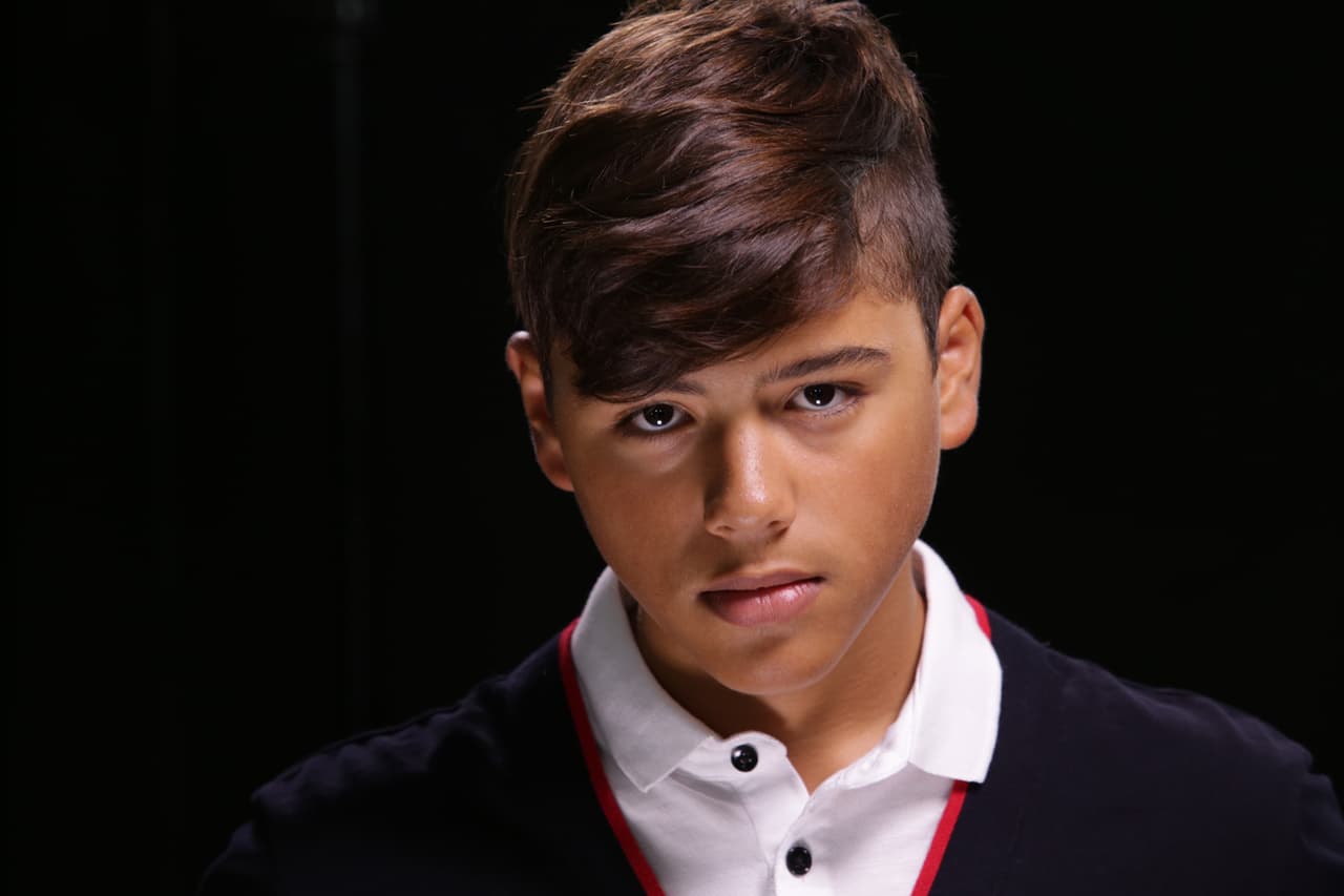 Próspero Pérez, Joel Pimentel, José Antonio Monroig, Jaime Cruz y Micke Moreno interpretaron Stuck on a feeling.