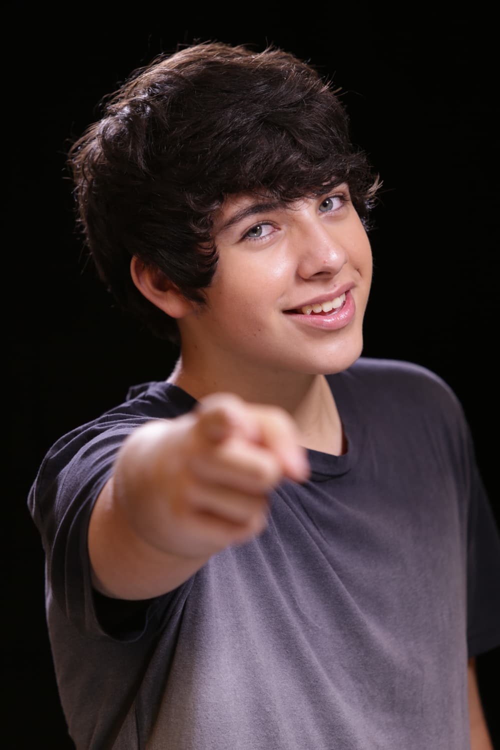 Ezequiel Cárdenas, José Tuñón, Kevin González, Jason Medina y Sebastián Cabrera interpretaron Jealous.