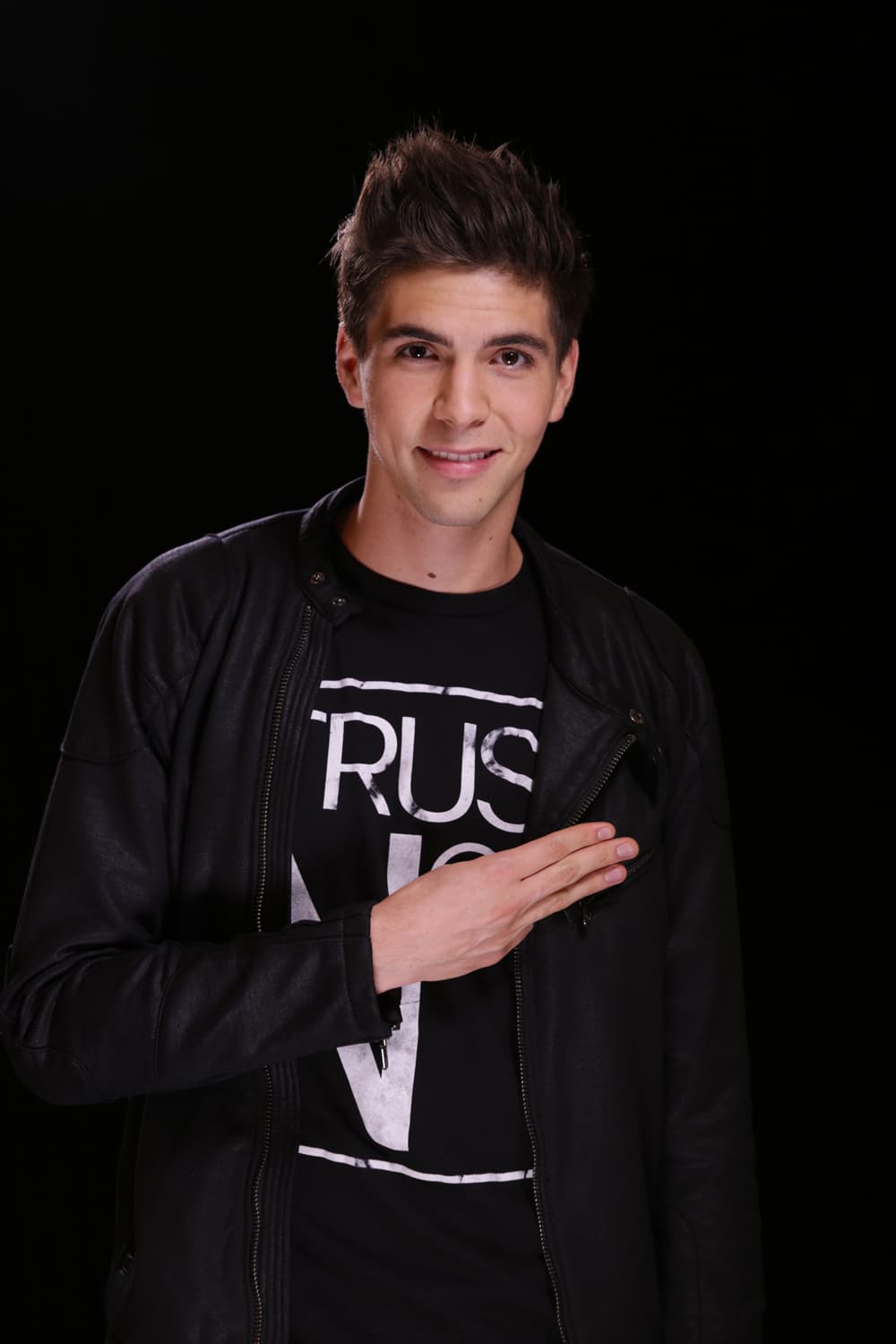 Johann Vera, Richard Camacho, Matthews Charlotten, Elison Joel Morbán y Joseph Picorelli interpretaron Just a dream.