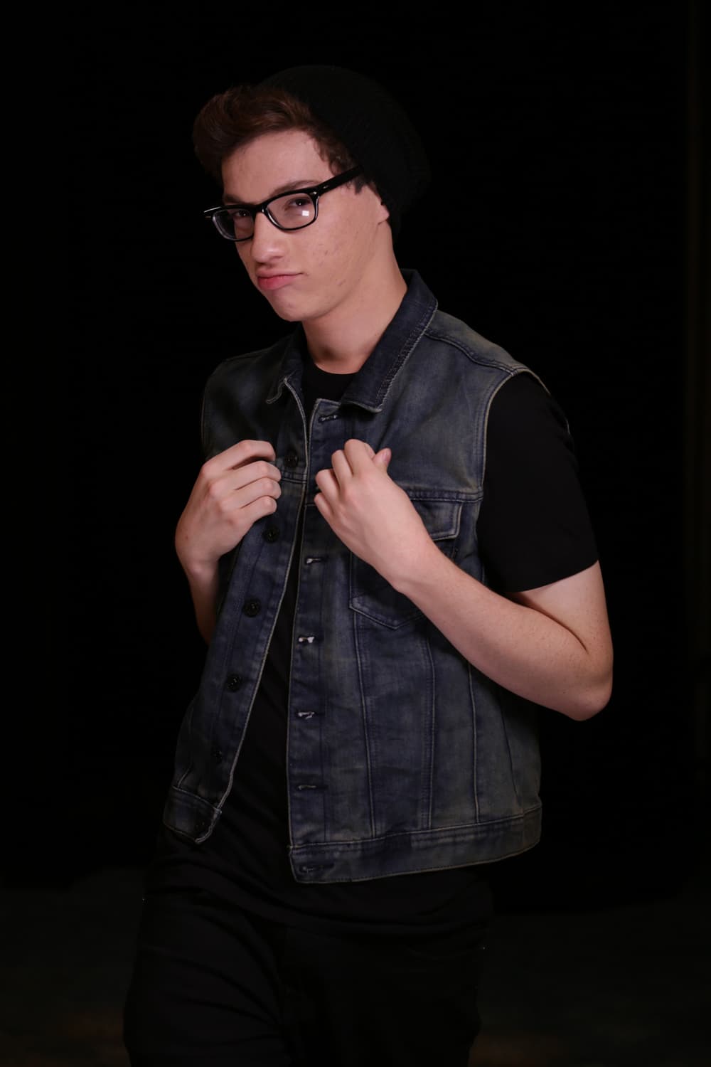 Ezequiel Cárdenas, José Tuñón, Kevin González, Jason Medina y Sebastián Cabrera interpretaron Jealous.