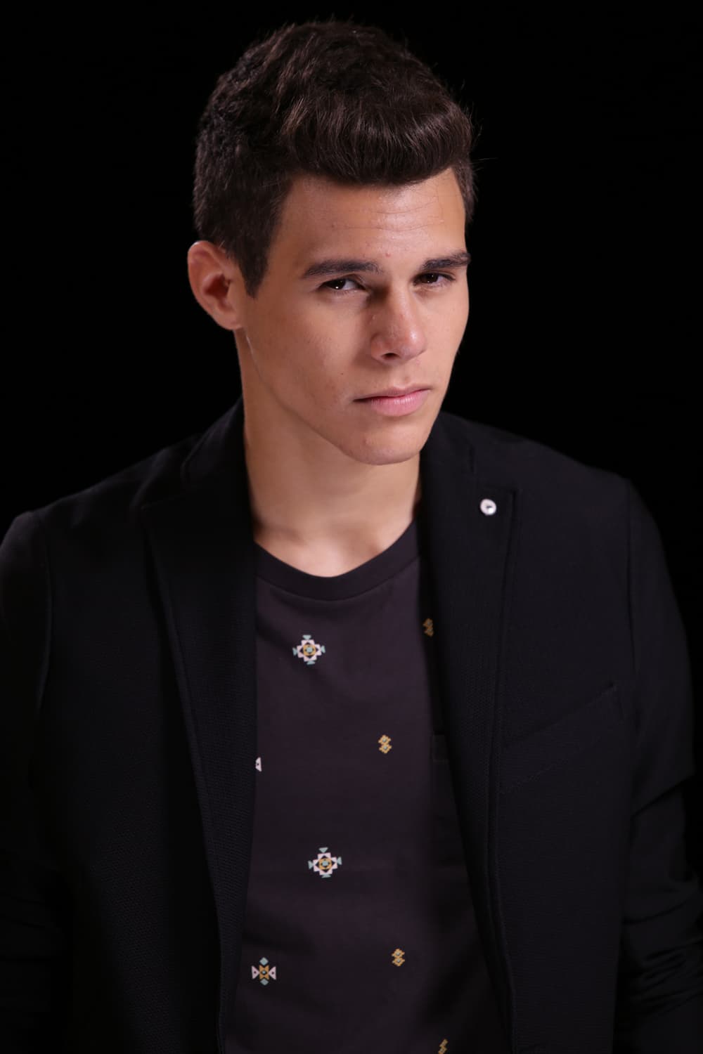 Christopher Vélez, Zabdiel de Jesús, Yoandri Cabrera, Joshua Greaux y Alan Matheus interpretaron Stay with me.