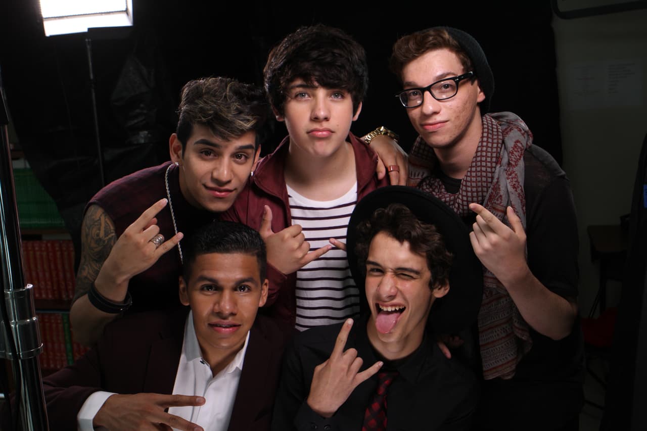 Ezequiel Cárdenas, José Tuñón, Kevin González, Jason Medina y Sebastián Cabrera interpretaron Jealous.