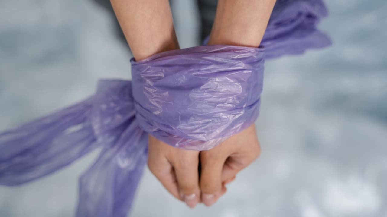 Enmascarado ata y roba a familia guatemalteca en su casa de Filadelfia