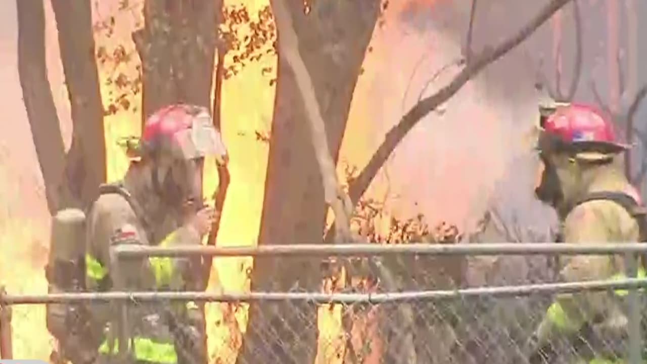 Atrincheramiento e incendio al sur de San Antonio deja dos muertos y una mujer herida