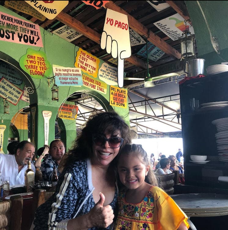 "Me tenía agarrado el corazón esa canija de Rafaela, a lo mejor ella sí puede que se acuerde de mí y algún día vuelva y me busque", agregó sin revelar desde cuándo no tiene contacto con la hija más chica de Cristian Castro.
<br>