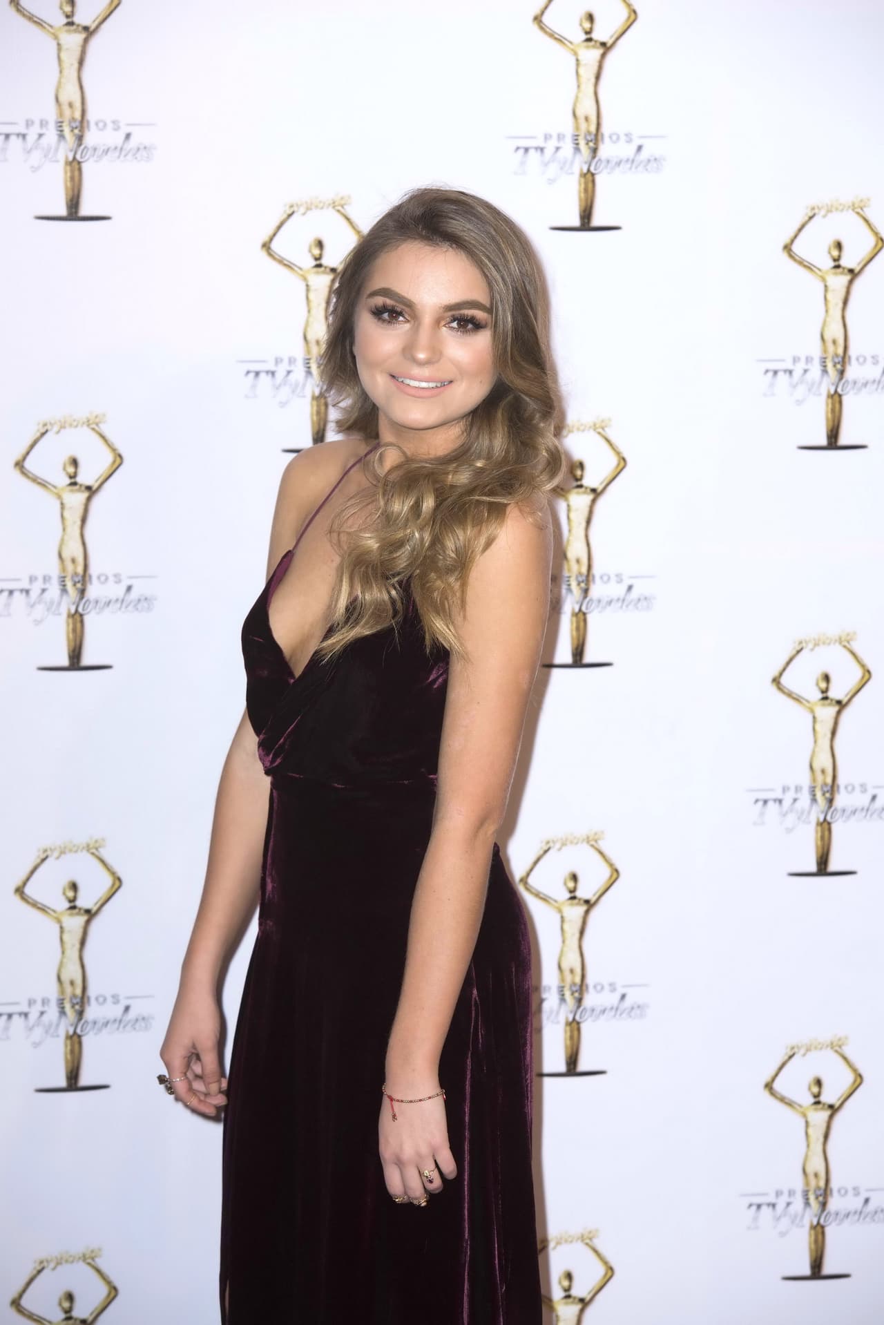 Su extraordinario trabajo la llevó a ser nominada en los 
<b><a href="http://www.univision.com/novelas/premios-tv-y-novelas">Premios TVyNovelas 2017</a></b> como 
<b>‘Mejor actriz juvenil’</b>.