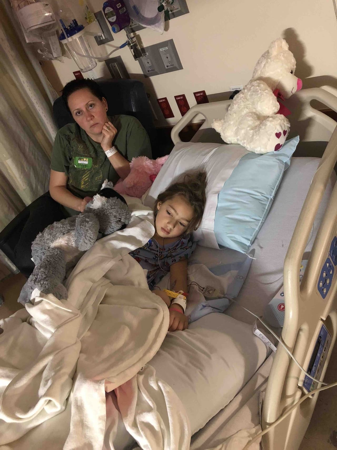 Alicia Oehler, la madre de la menor, ha solicitado ayuda a través de una cuenta en internet para costear los gastos de la familia.