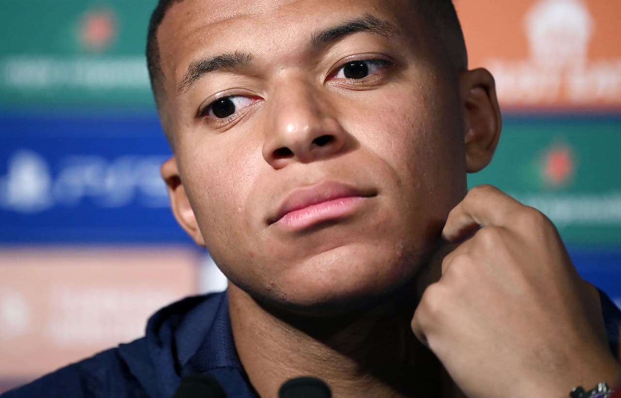 Mbappé no quiso estar en sesión de fotos con selección francesa