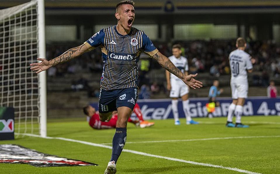 En la banda izquierda apostamos por la habilidad de Ricardo Centurión. Su velocidad de 90 sumado a su 81 en dribbling lo convierten en un extremo complicado de defender.