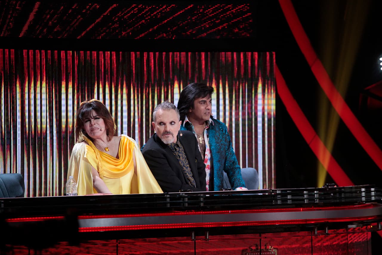 Ante la presión que recibió del público y de los jueces, la miembro del jurado más joven pidió que los participantes bailaran un último ritmo.