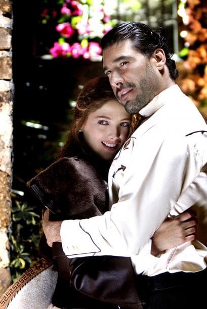 Cabe resaltar que el último trabajo actoral de Adela Noriega lo realizó como protagonista de la telenovela 'Fuego en la sangre' (2008), donde compartió créditos con Eduardo Yáñez, Jorge Salinas, Pablo Montero y Elizabeth Álvarez.