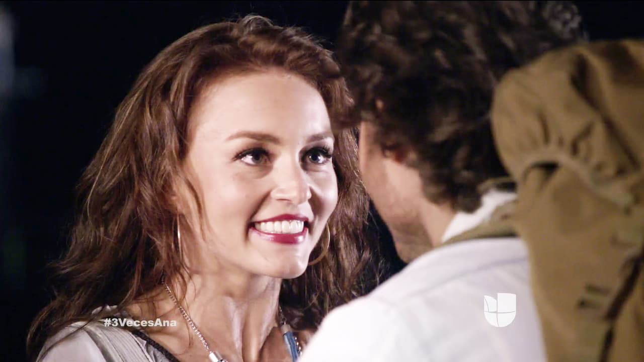 Y por azares del destino está muy cerca de Ana Lucía.