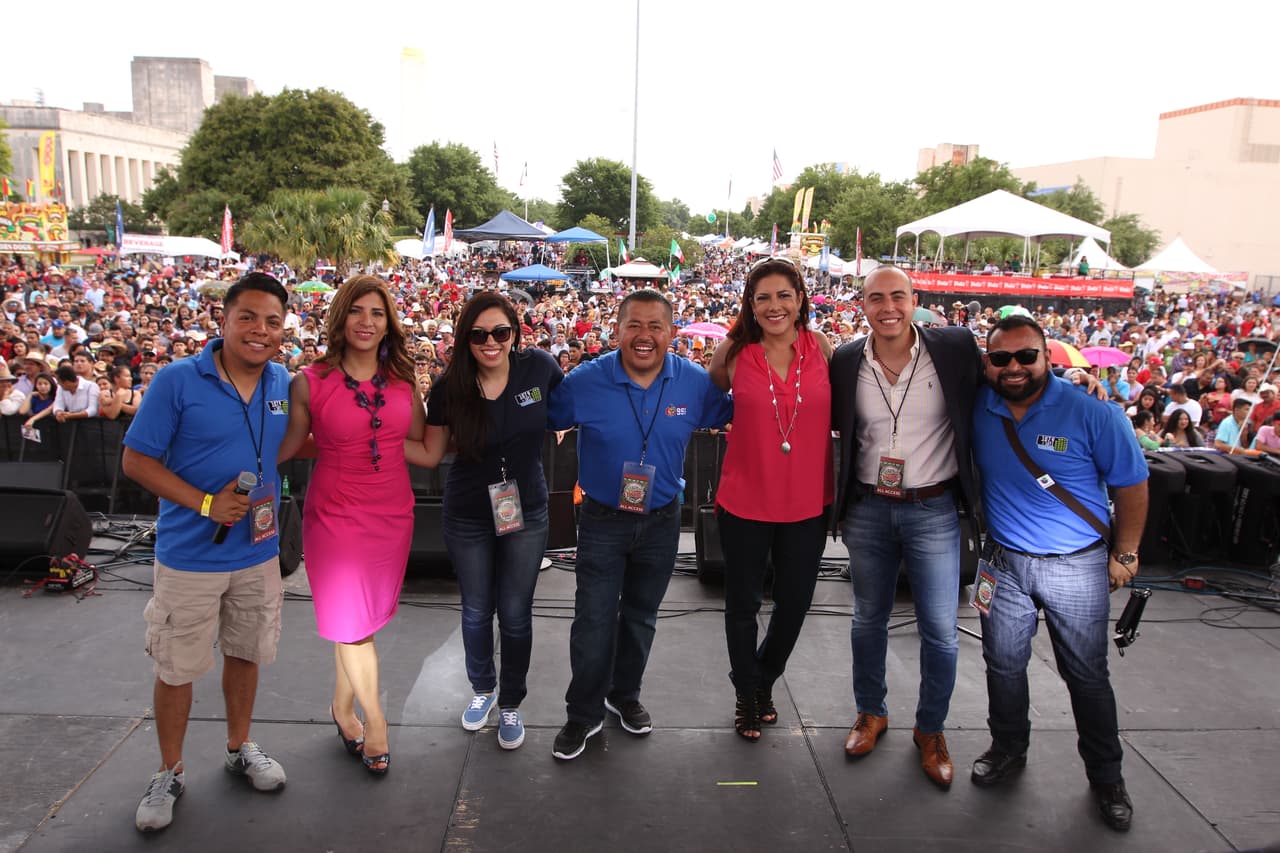 Tremenda fiesta mexicana con los colores, sabores y olores de nuestra tierra.