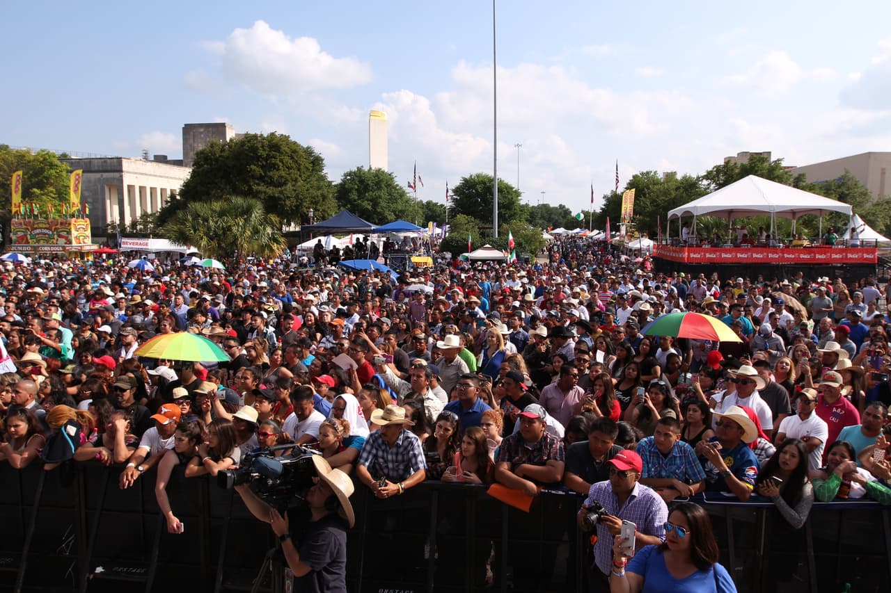 Tremenda fiesta mexicana con los colores, sabores y olores de nuestra tierra.