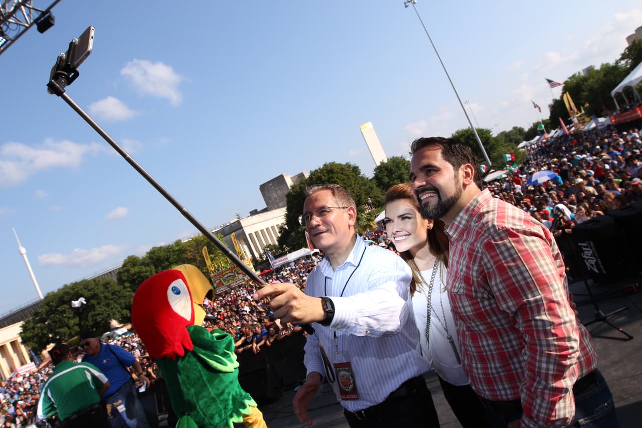 Tremenda fiesta mexicana con los colores, sabores y olores de nuestra tierra.