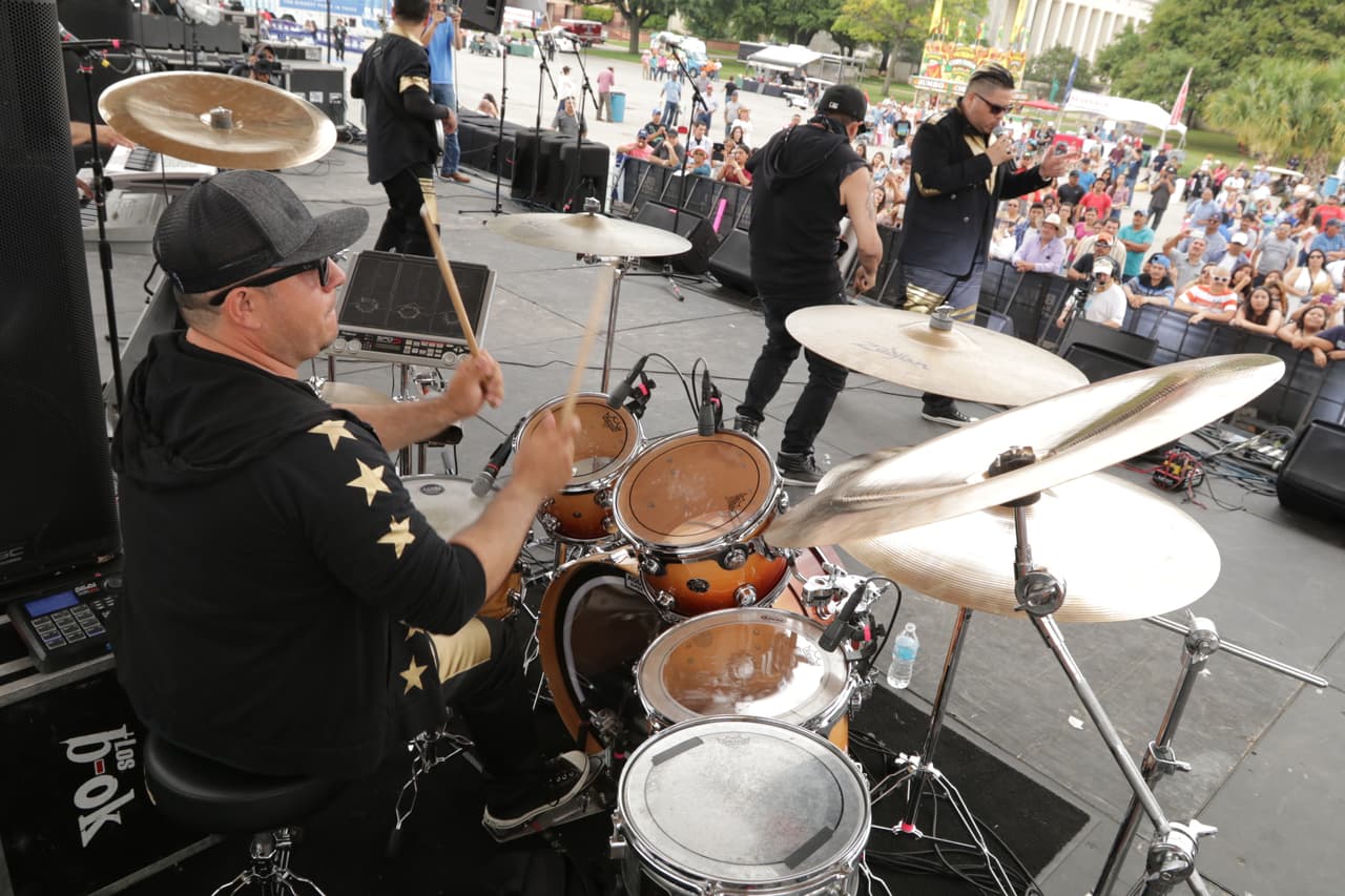 Tremenda fiesta mexicana con los colores, sabores y olores de nuestra tierra.