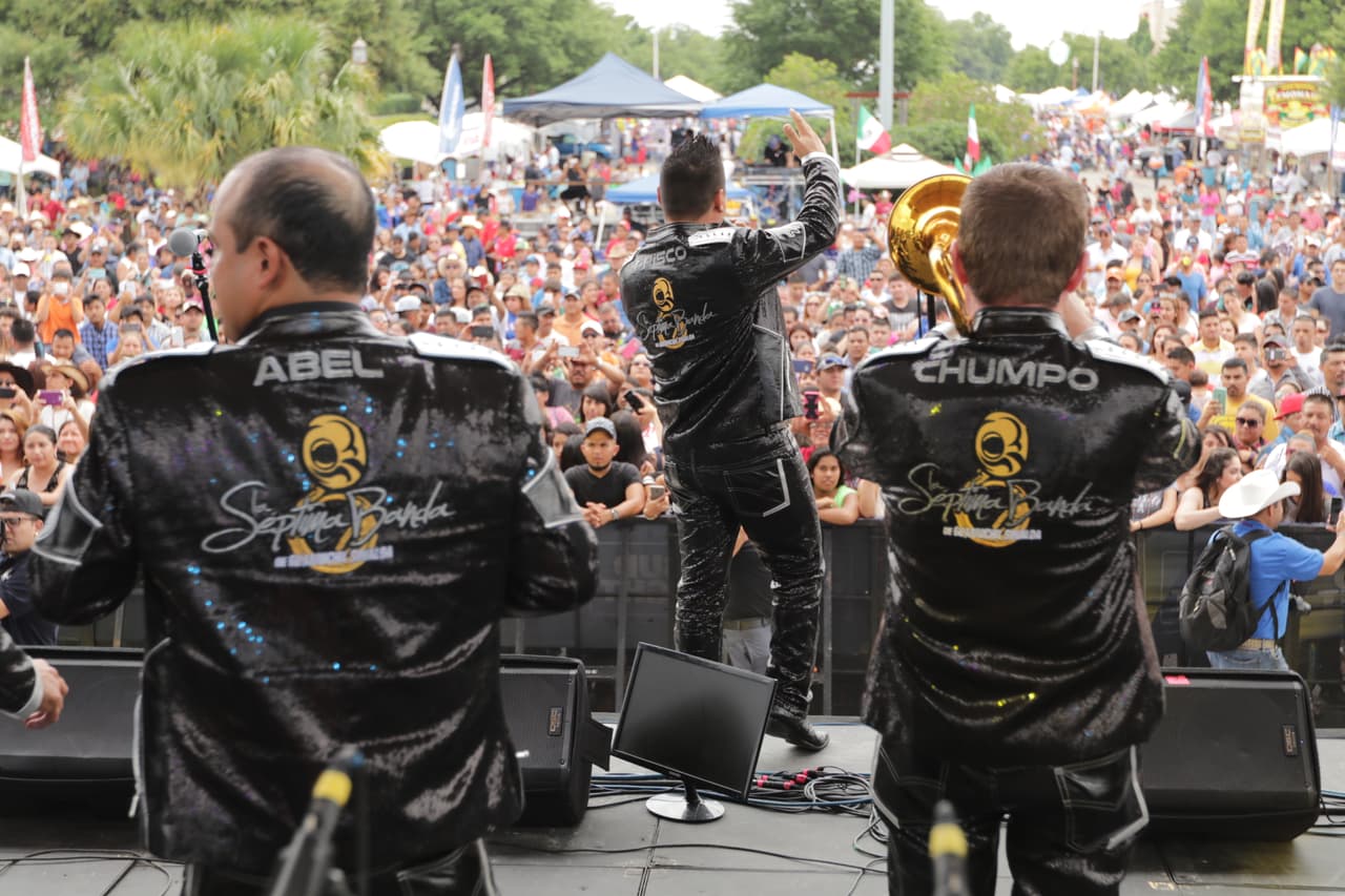 Tremenda fiesta mexicana con los colores, sabores y olores de nuestra tierra.