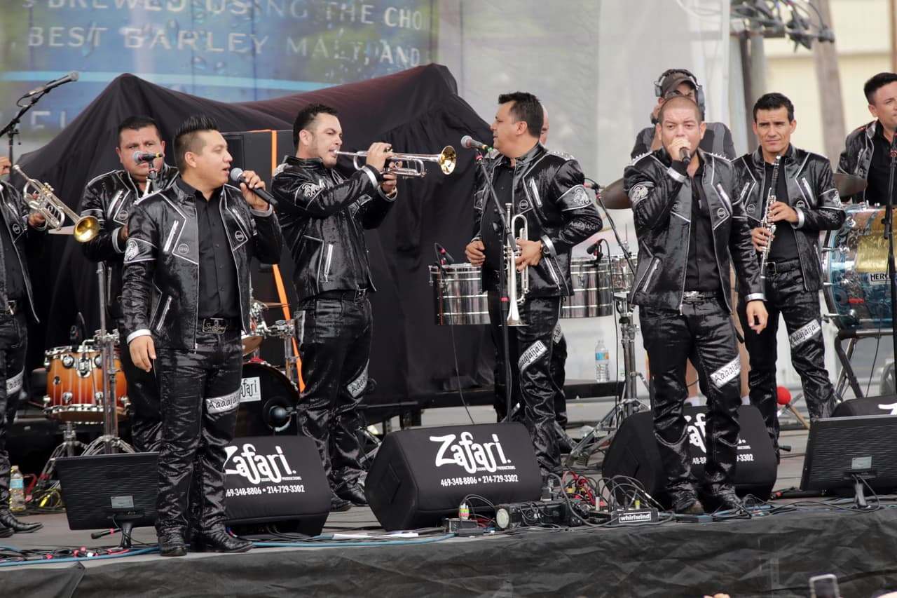 Tremenda fiesta mexicana con los colores, sabores y olores de nuestra tierra.