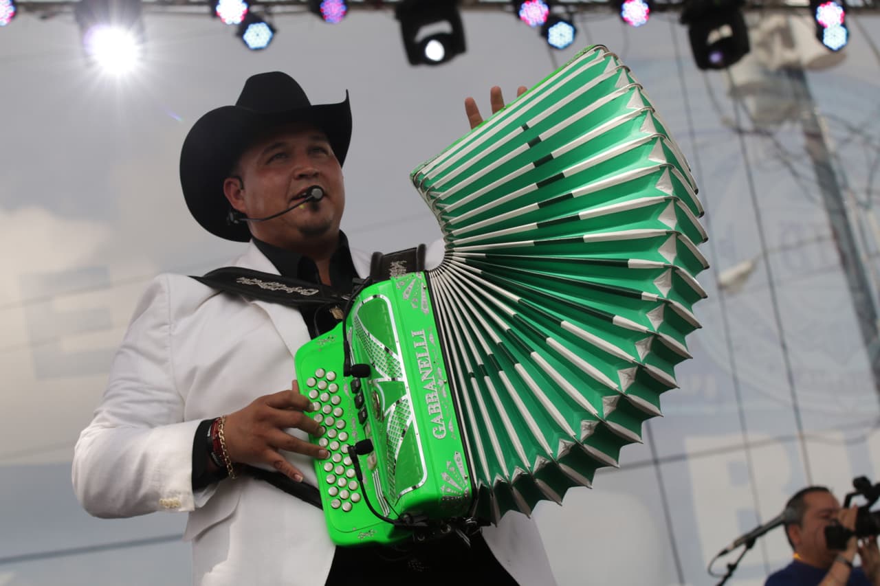 Tremenda fiesta mexicana con los colores, sabores y olores de nuestra tierra.