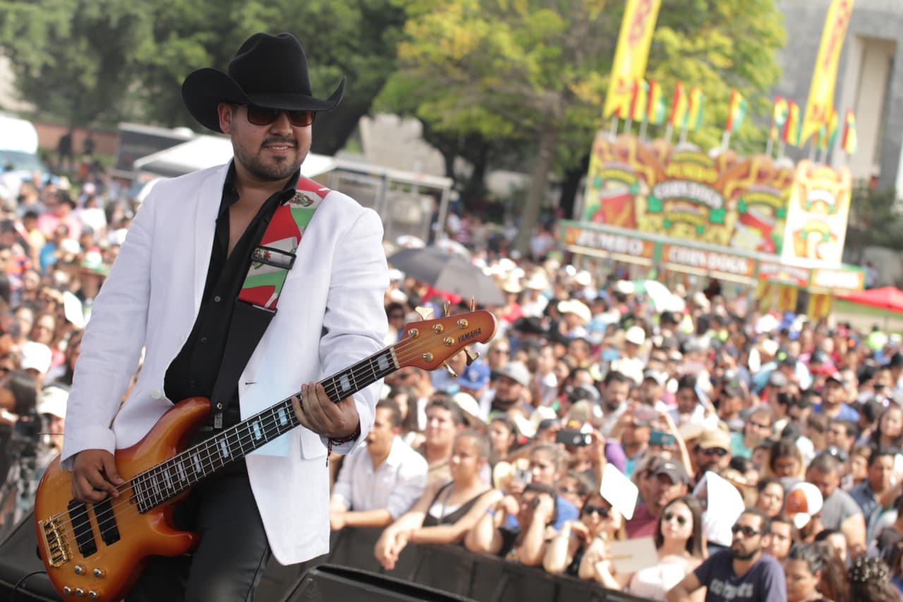 Tremenda fiesta mexicana con los colores, sabores y olores de nuestra tierra.