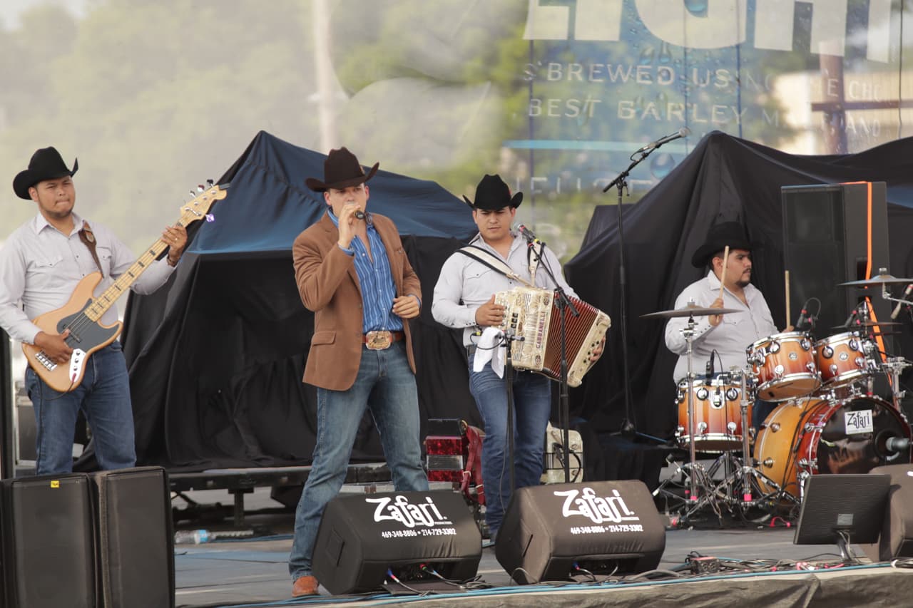Tremenda fiesta mexicana con los colores, sabores y olores de nuestra tierra.