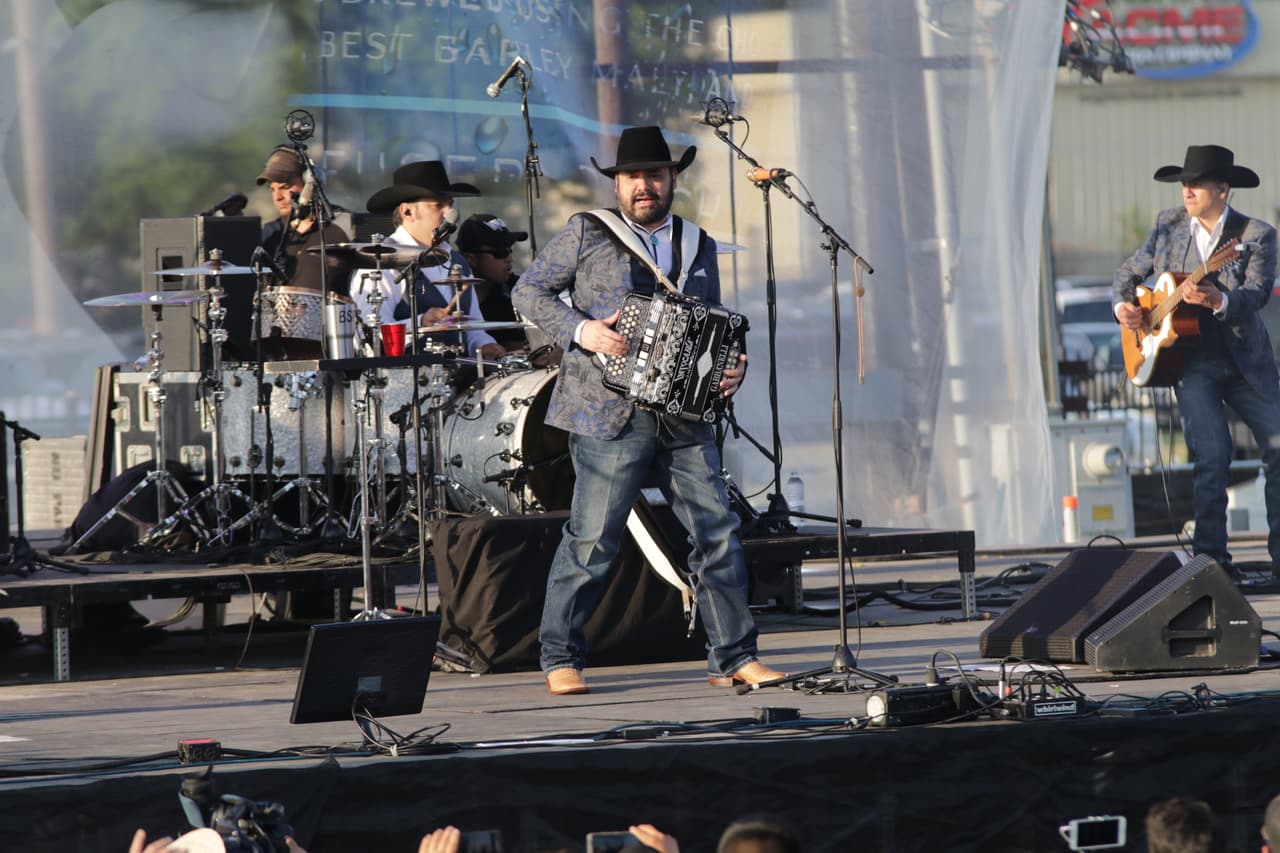 Tremenda fiesta mexicana con los colores, sabores y olores de nuestra tierra.