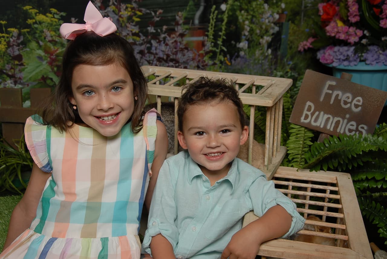 <b>Ubicación estratégica</b>: La experiencia se realiza en
<i>The Sky Lounge at the Orlando Eye</i>, un lugar céntrico y cómodo para familias.