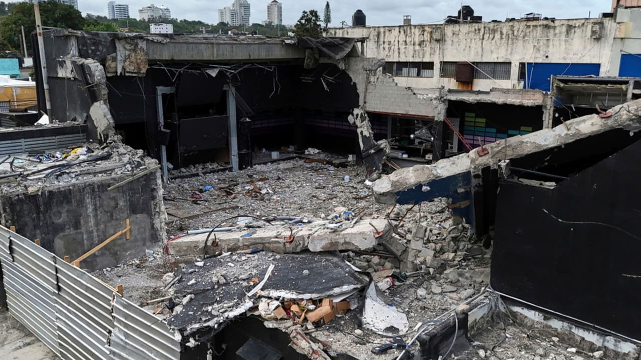 Propietario de la discoteca Jet Set, Antonio Espaillat, se presenta ante las autoridades y es detenido