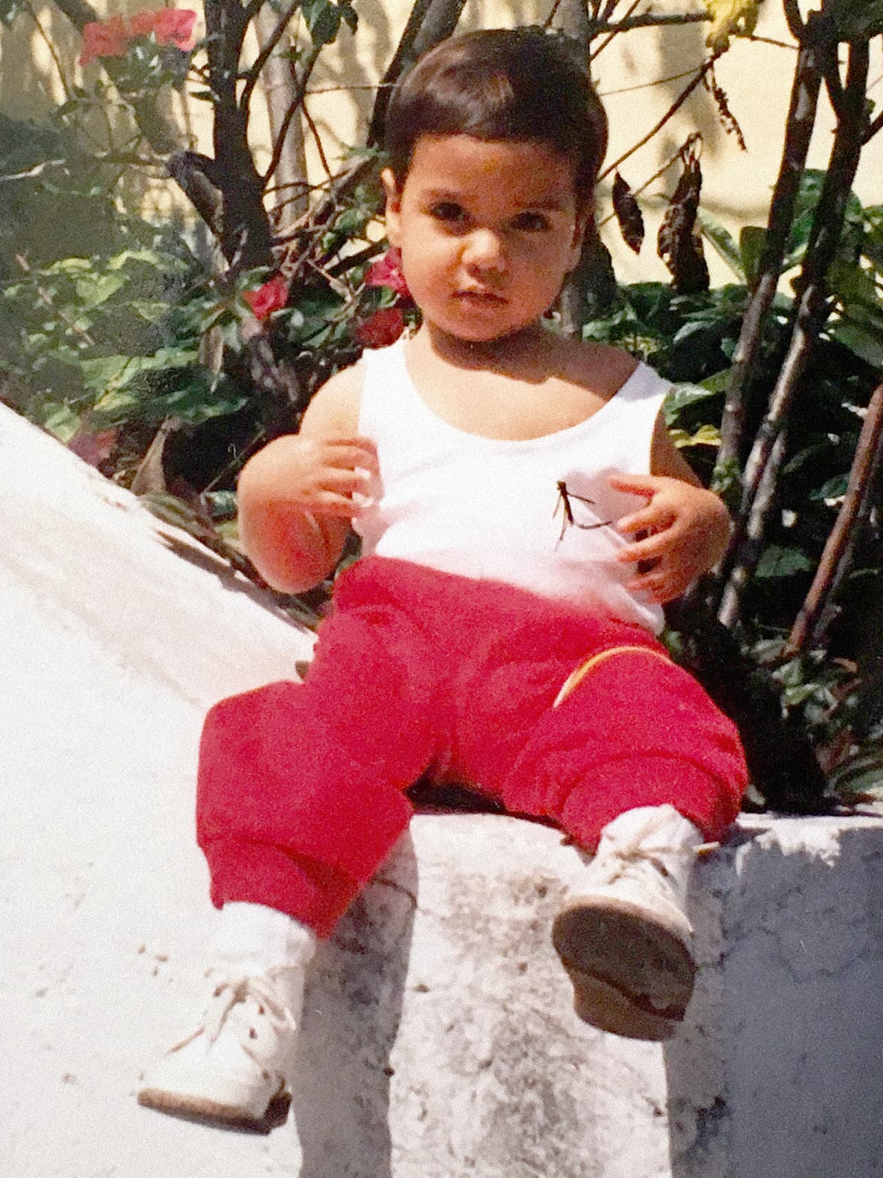 Luis Alberto se siente 
<a href="http://www.univision.com/shows/primer-impacto/juan-gabriel-a-su-hijo-luis-alberto-tu-y-yo-somos-la-misma-persona-video-4-5-video">agradecido</a> con su padre por haberle dado la vida.